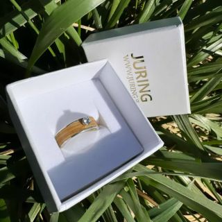 Zásnubní prsten OLIVA #zasnuby #dreveneprsreny #svatba